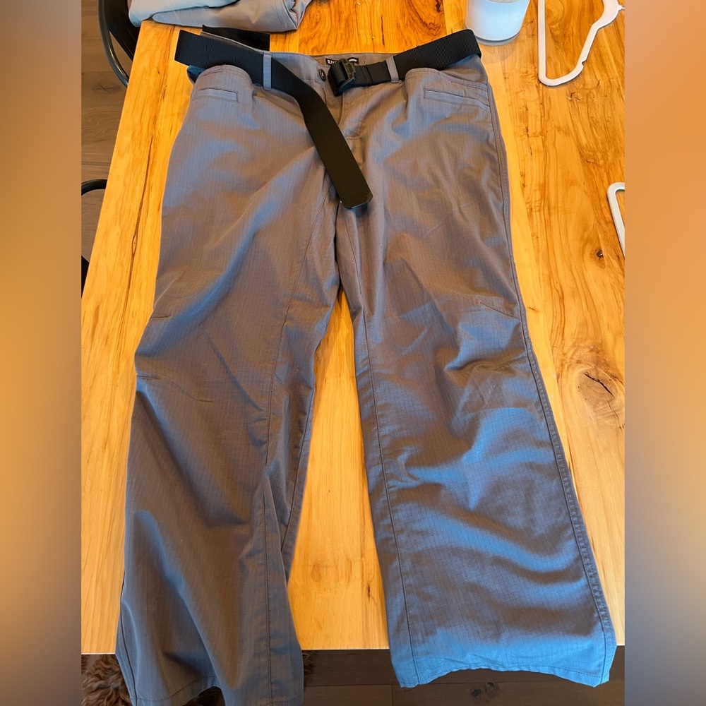 Men’s 5.11 Brand Tactical Pants with belt graphite gray size 36 x 30